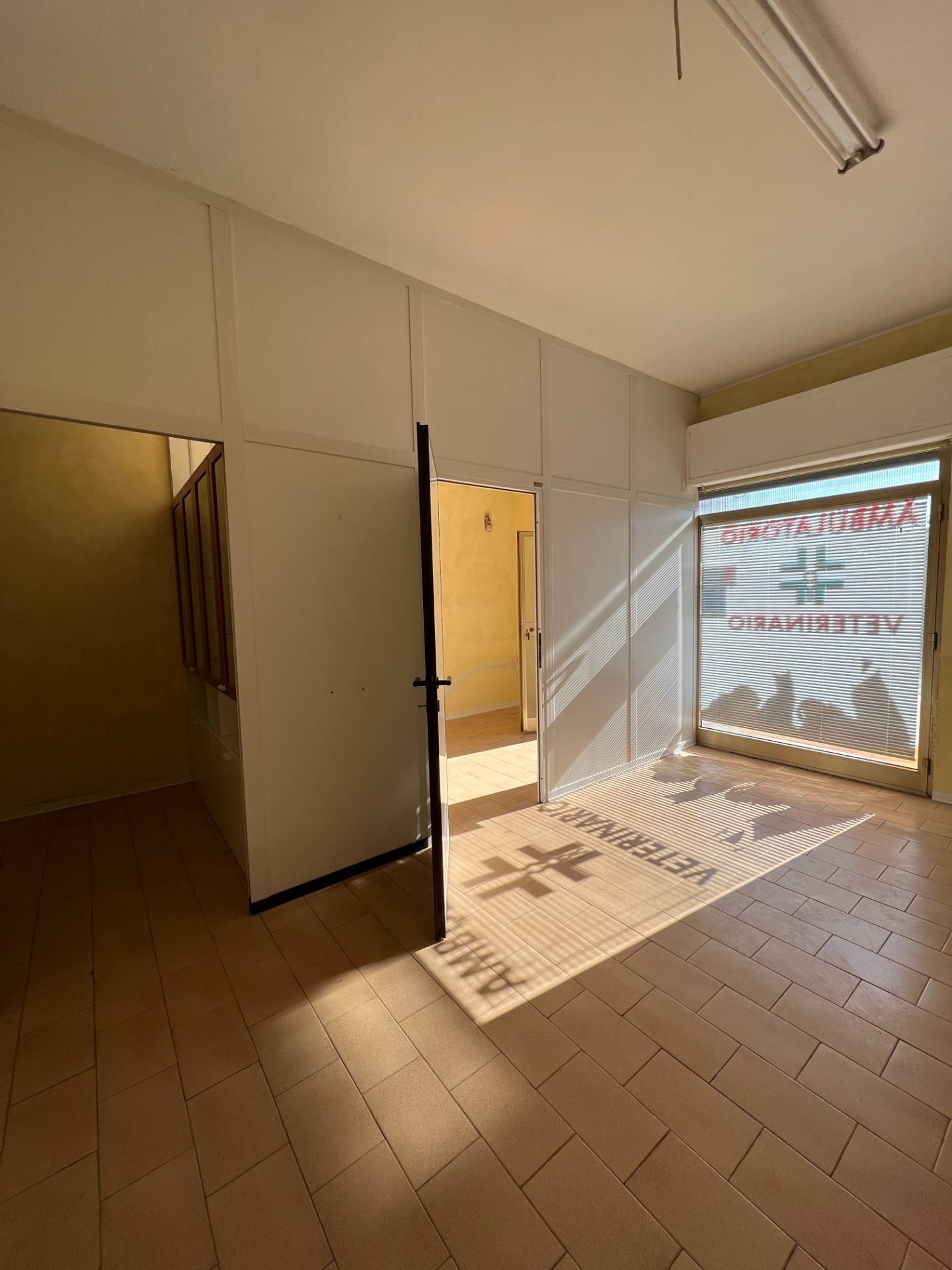 LOCALE COMMERCIALE / NEGOZIO in affitto a Montegiorgio, Piane di Montegiorgio