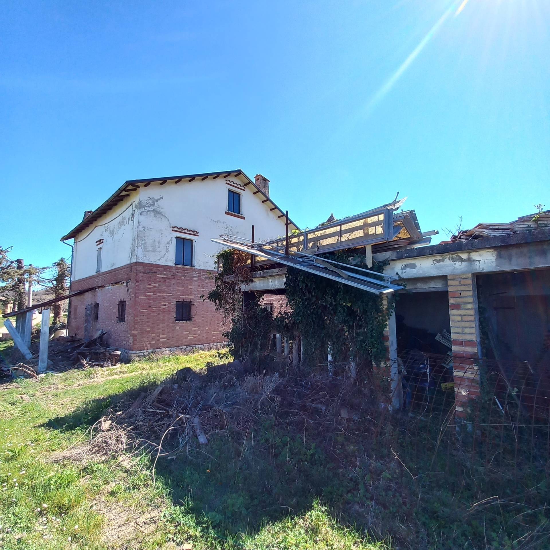 CASA in vendita a Santa Vittoria in Matenano