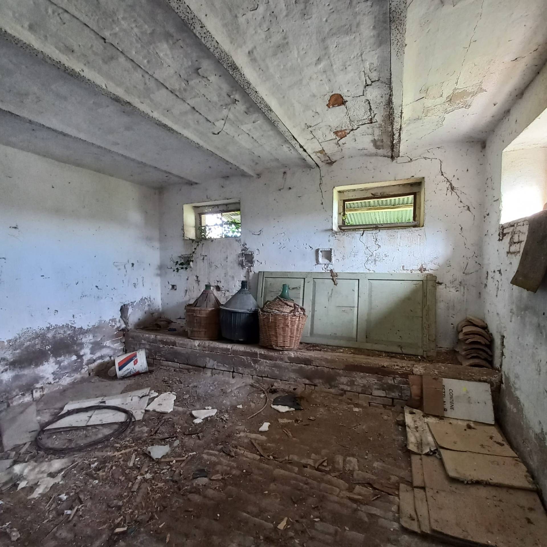 Casolare e Terreno in vendita a Montottone