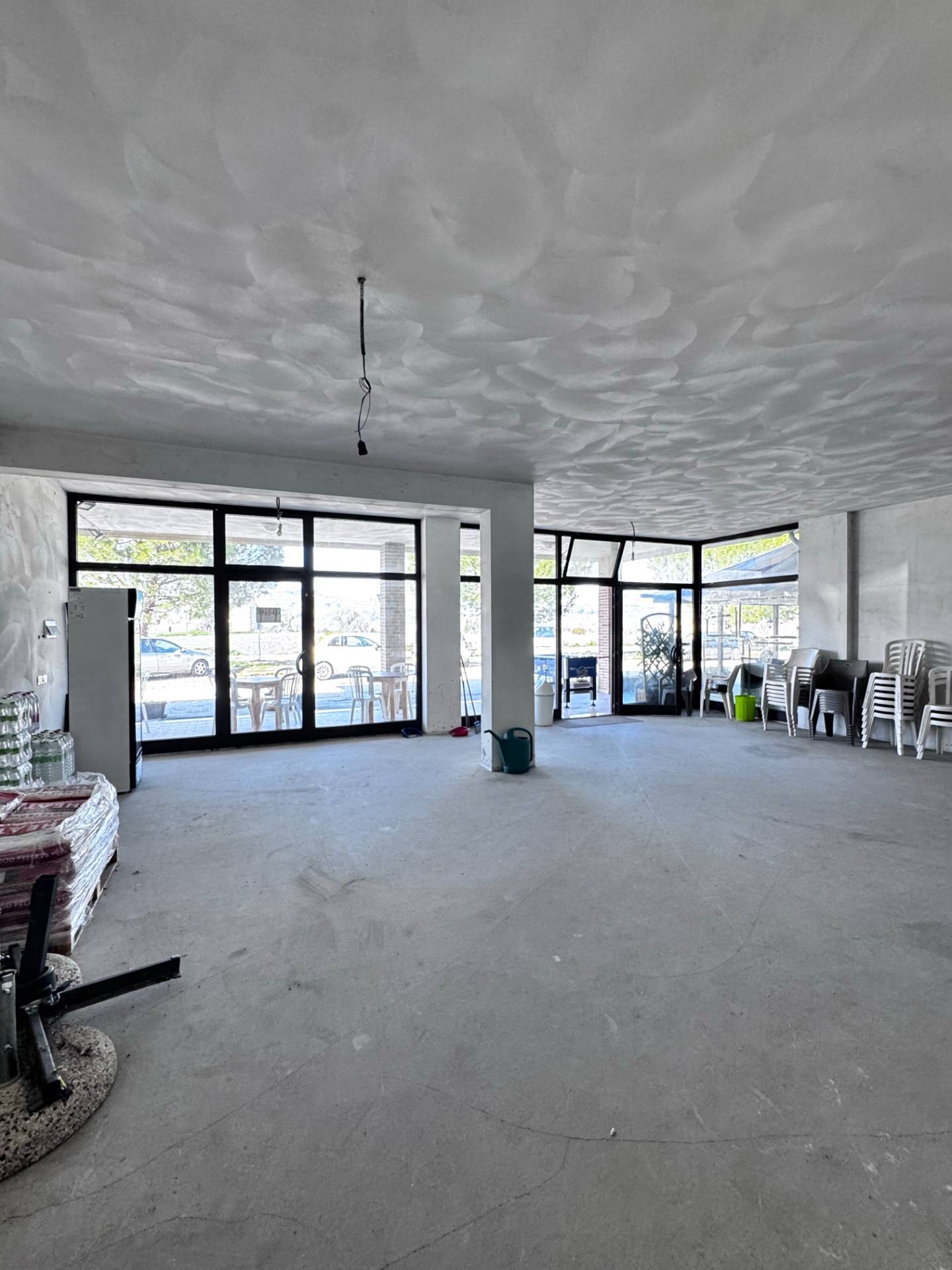 Locale commerciale in affitto a Grottazzolina