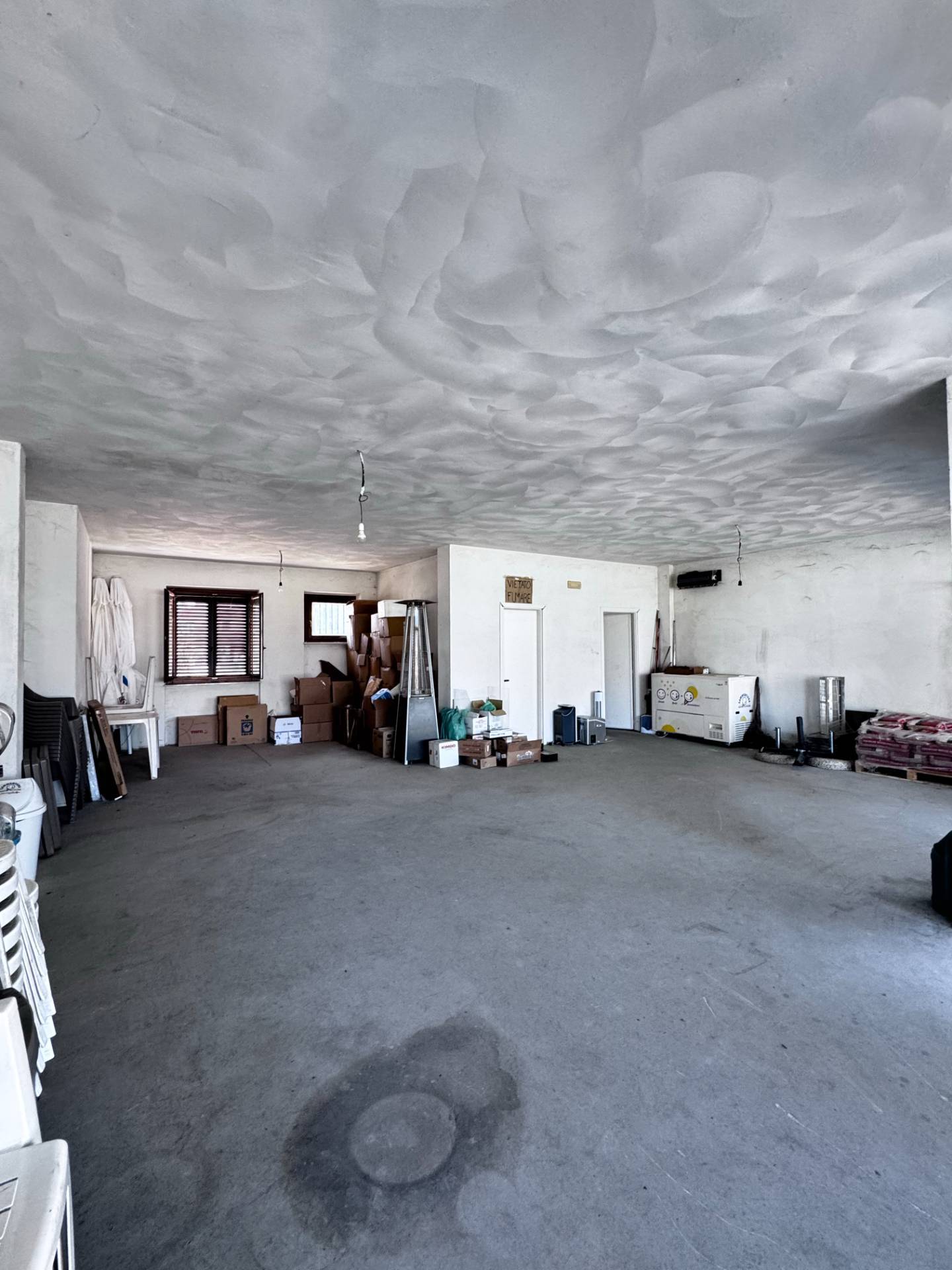 Locale commerciale in affitto a Grottazzolina