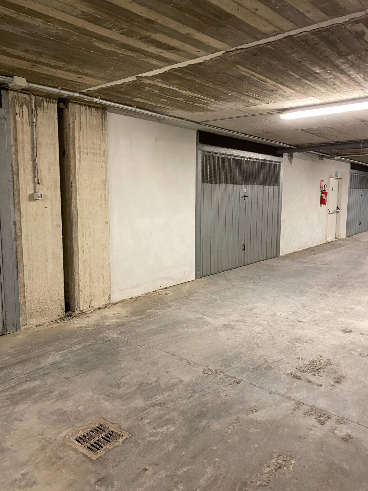 Box o garage in vendita a Magliano di Tenna