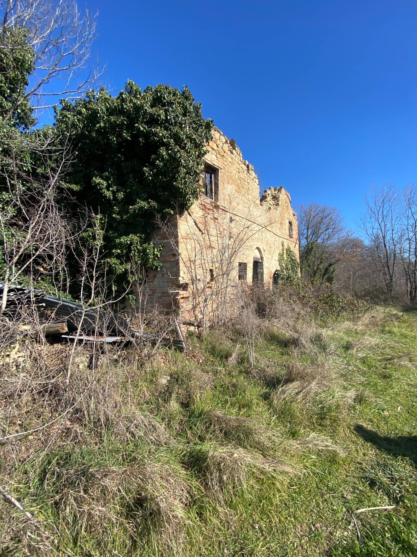 Casolare e Terreno in vendita a Montegiorgio, Monteverde