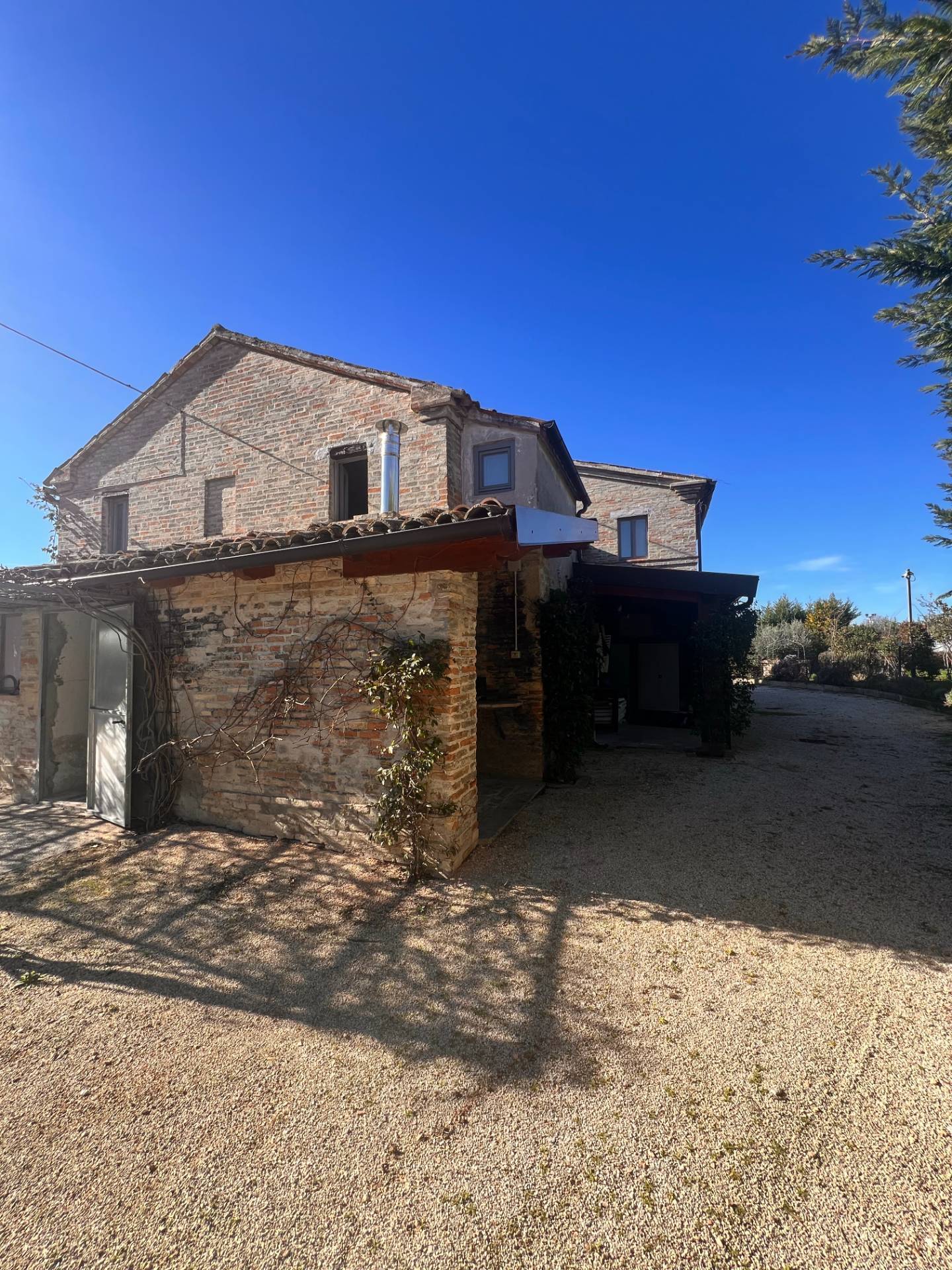 ALBERGO / RESIDENCE / BED & BREAKFAST / STRUTTURA RICETTIVA in vendita a Recanati