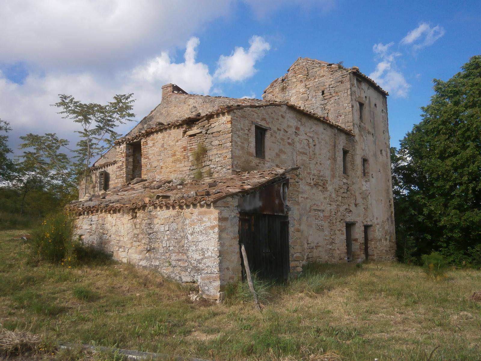 Rustico in vendita a Montelparo