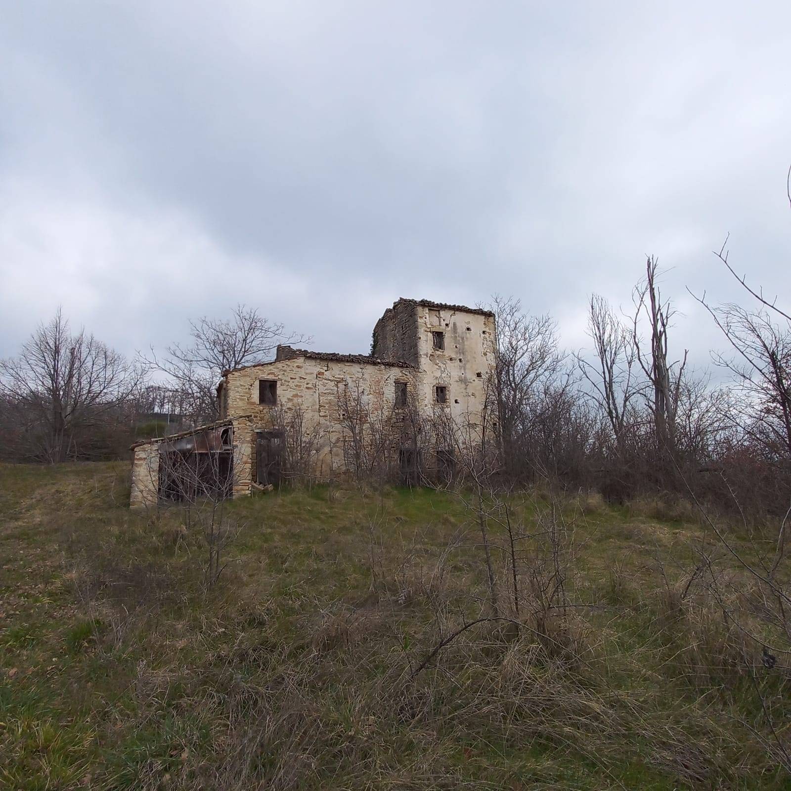 Rustico in vendita a Montelparo