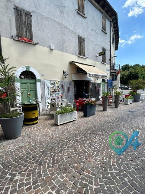 Bar caffetteria in vendita a Solferino