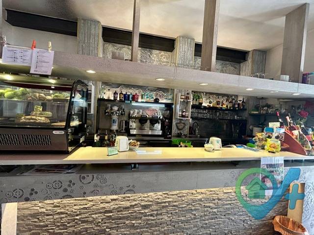 Bar caffetteria in vendita a Solferino