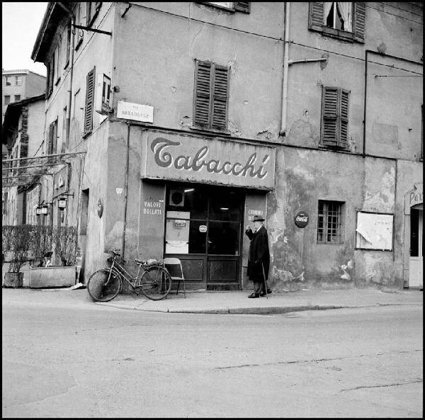 Bar in vendita a Legnano, Centro