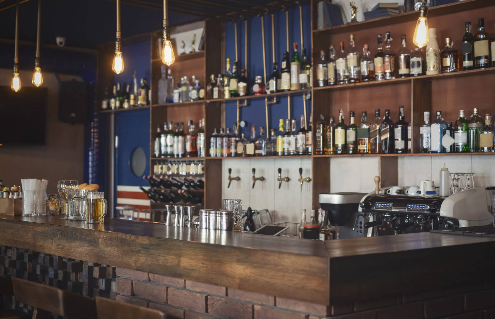 Bar in vendita a Busto Arsizio, Centro