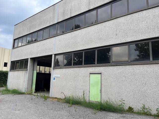 Capannone in affitto a Legnano