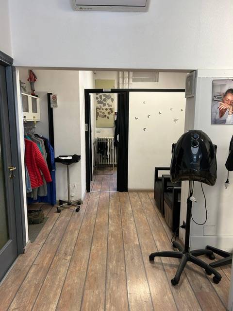 Attivit commerciale in vendita a Legnano