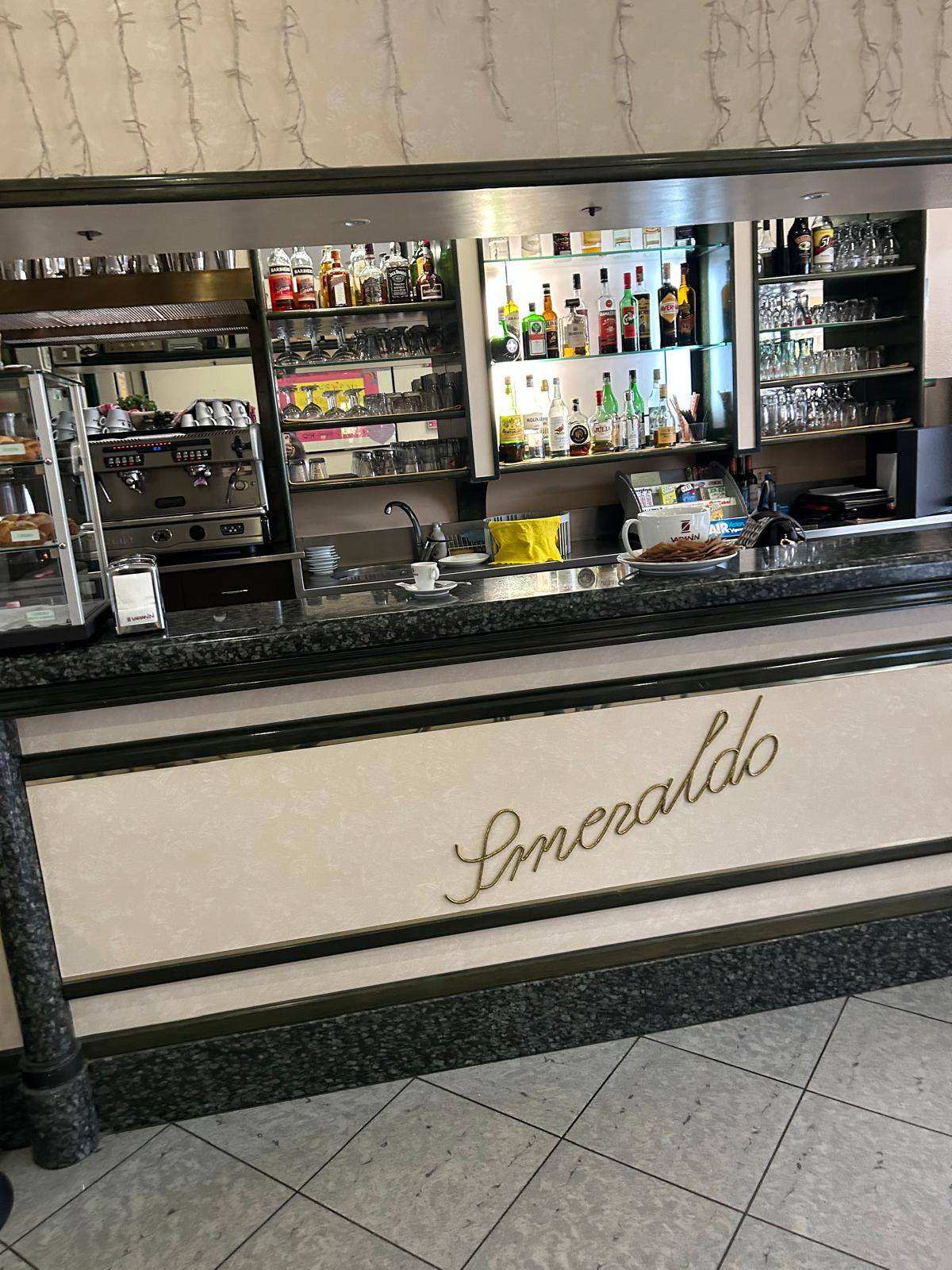 Attivit commerciale in vendita a Lainate