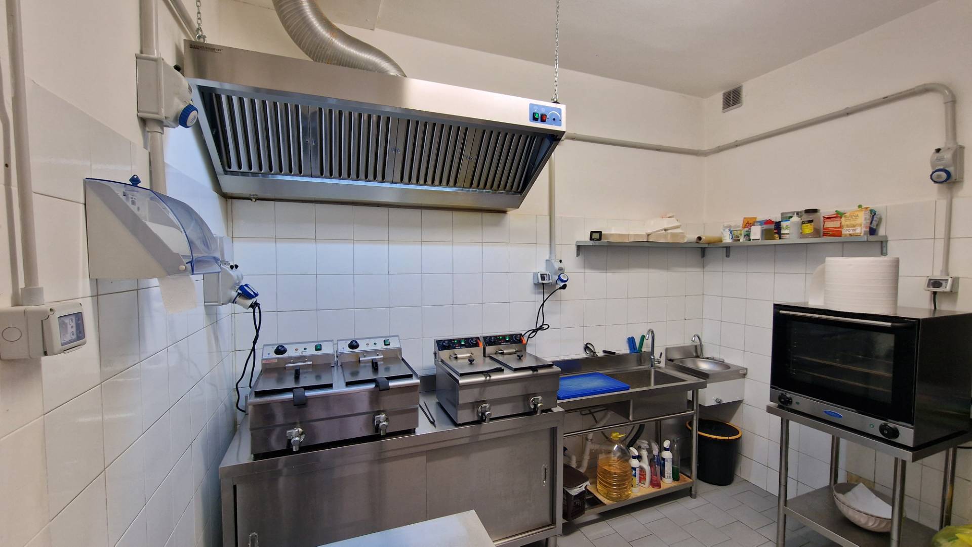 Attivit commerciale in vendita a Legnano, Legnarello