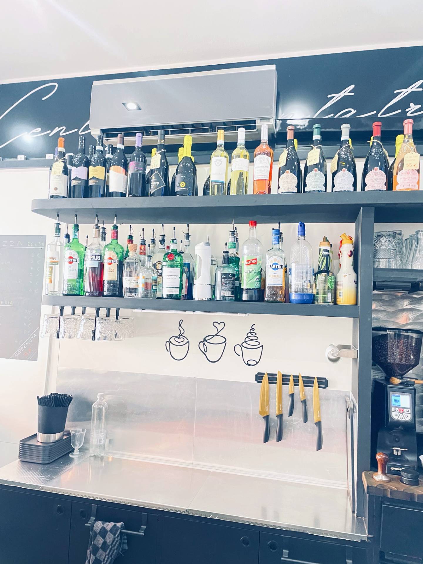 Bar in vendita a Legnano, Centro