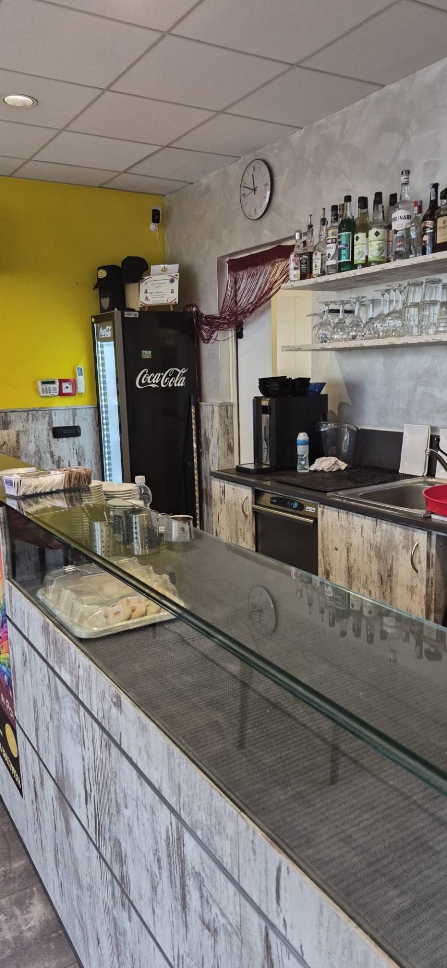 Bar in vendita a Legnano, Confine Con S. Giorgio S/L