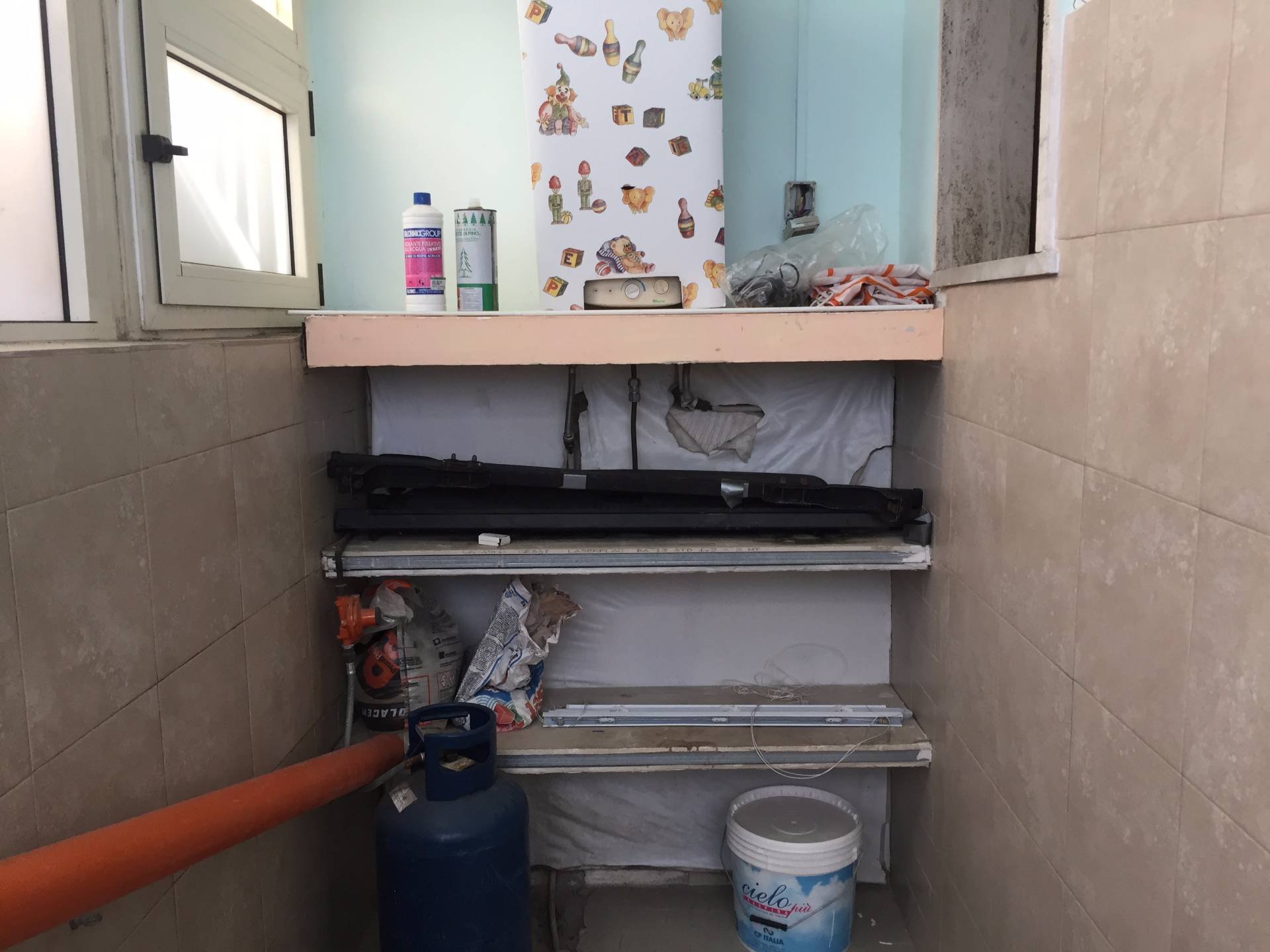 Locale commerciale in vendita a Telese Terme