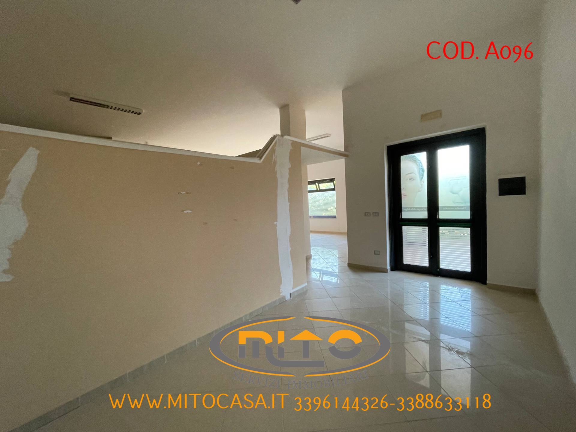 Locale commerciale in affitto a Telese Terme