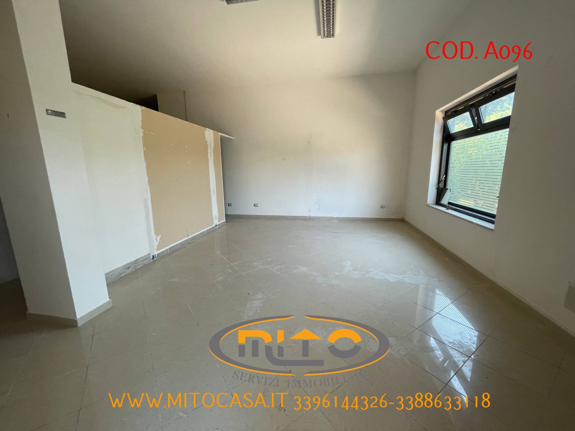 Locale commerciale in affitto a Telese Terme