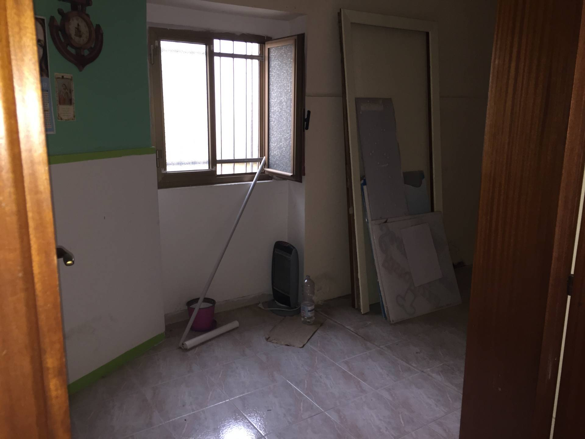 Locale commerciale in affitto a Telese Terme