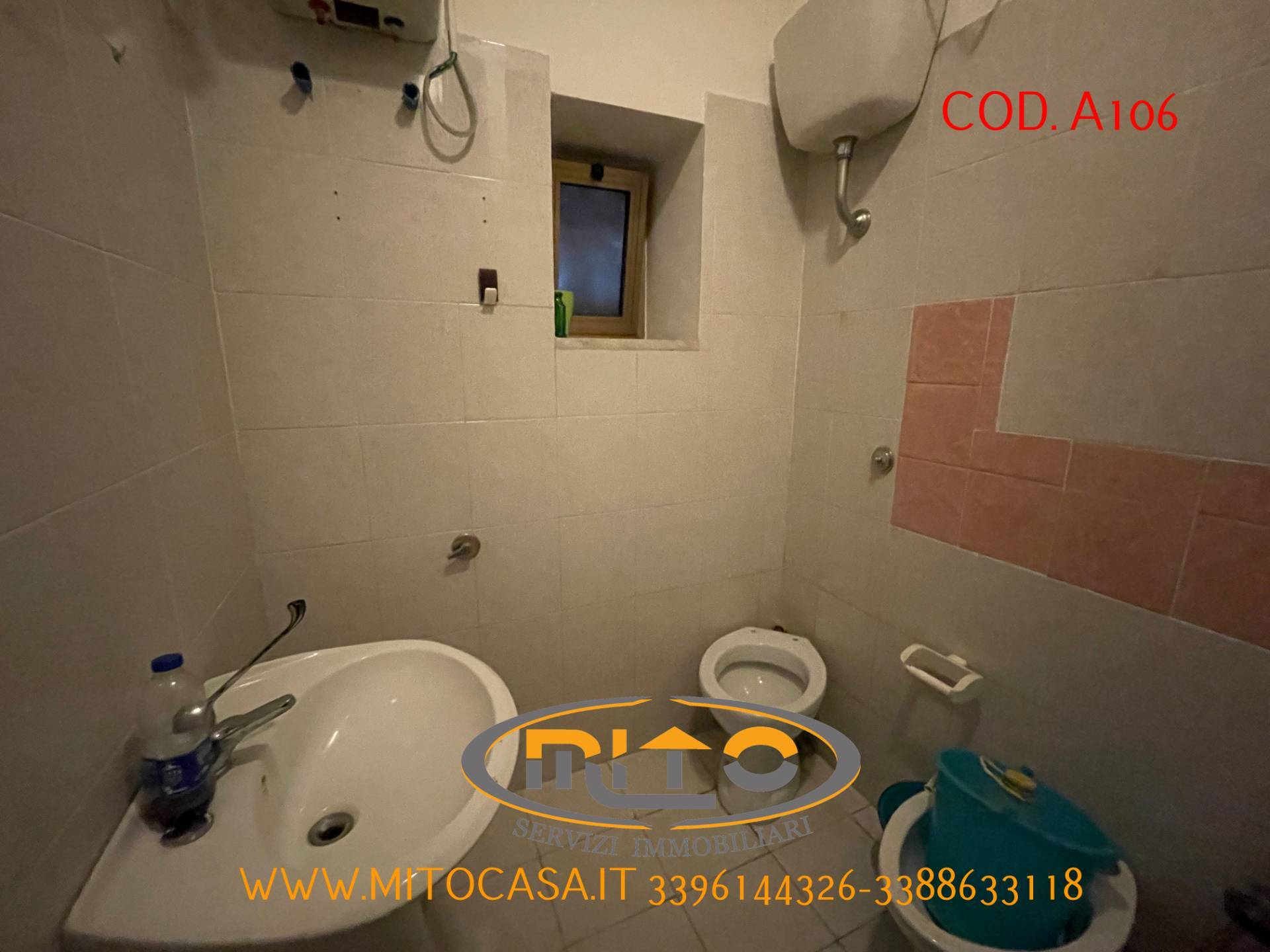 Locale commerciale in affitto a Telese Terme