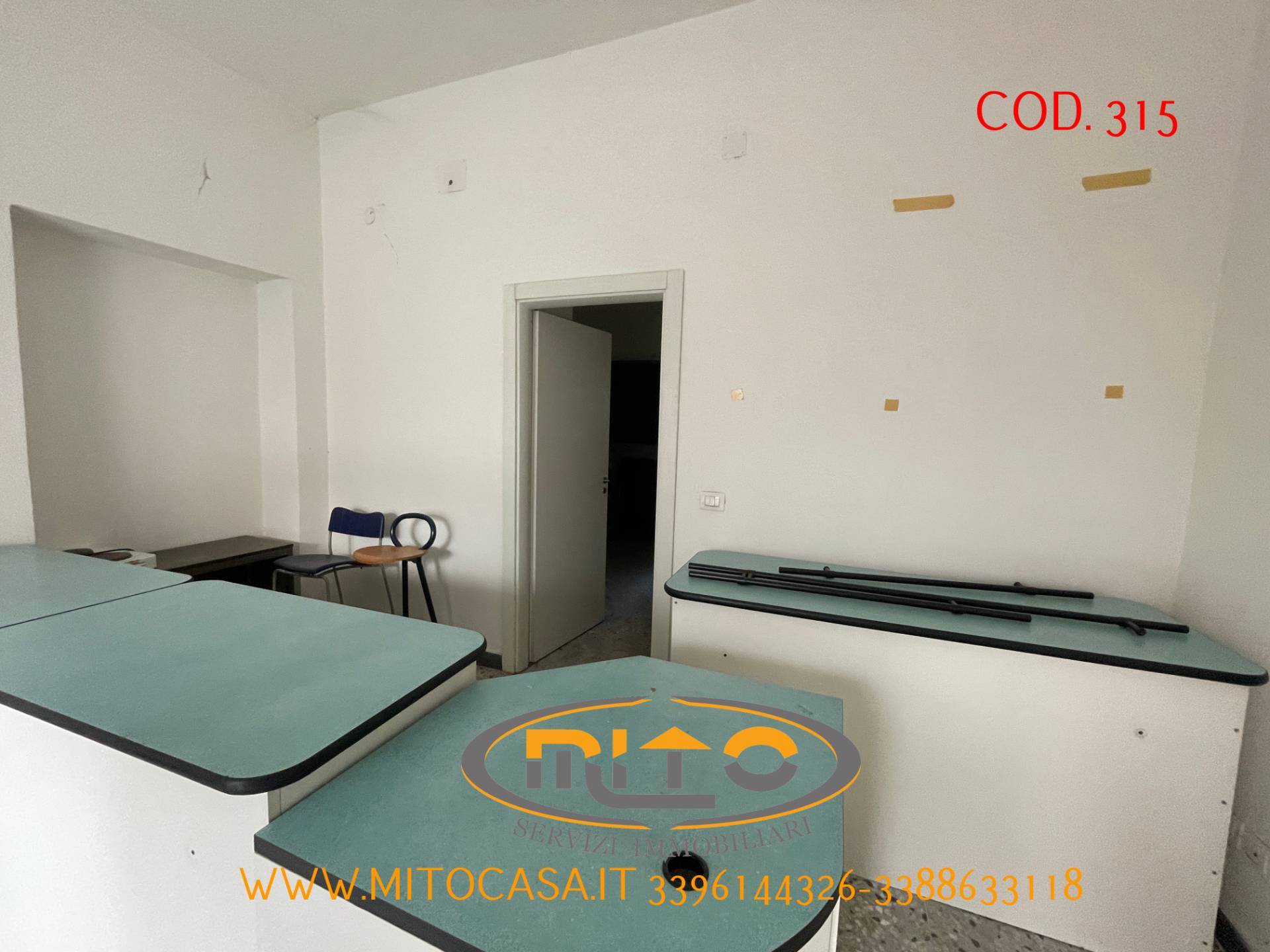 Locale commerciale in vendita a Telese Terme