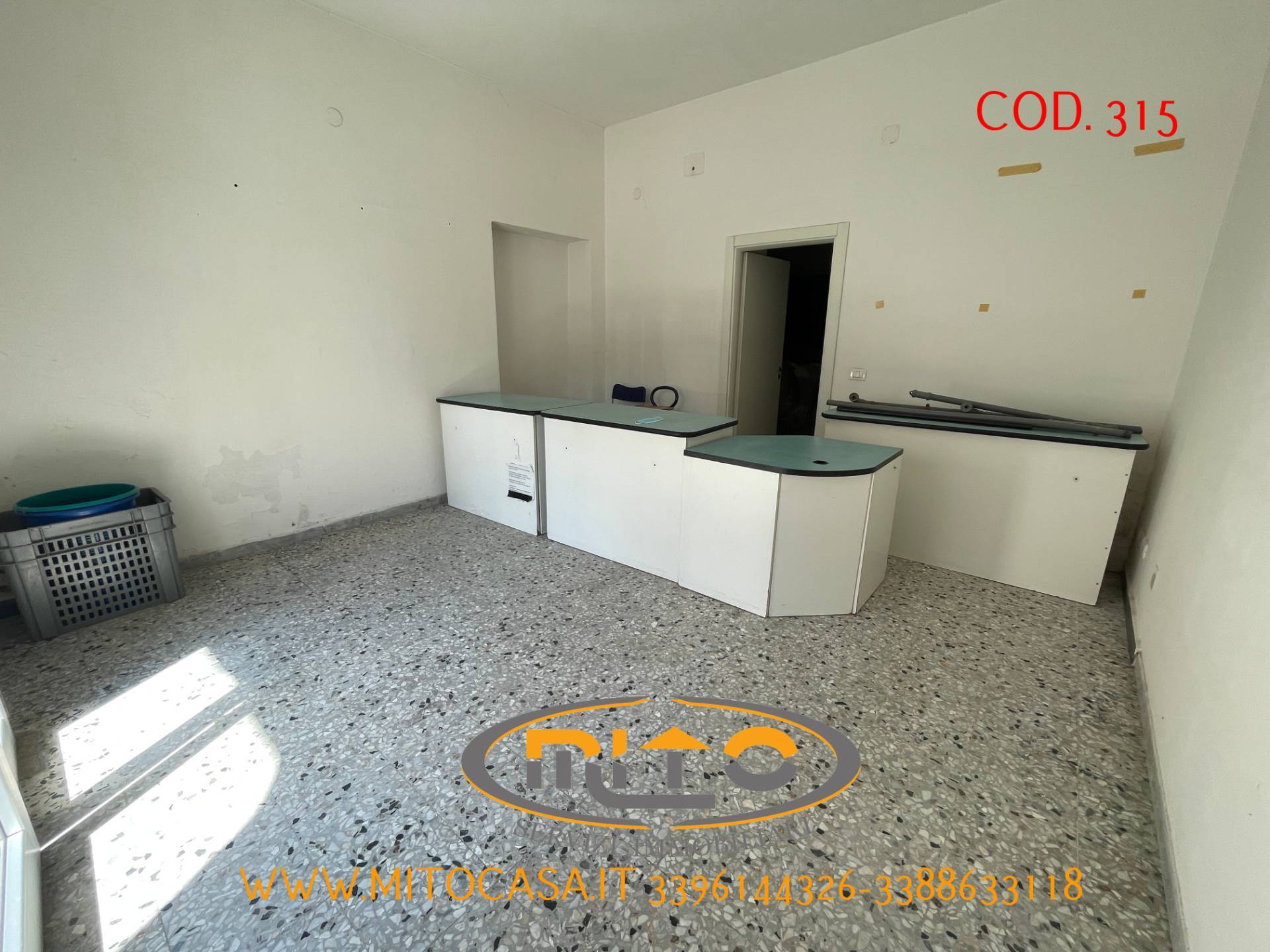 Locale commerciale in vendita a Telese Terme