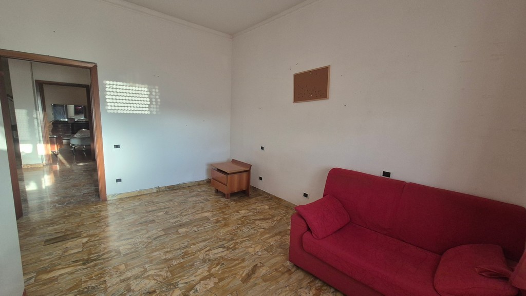 Appartamento con terrazzo in via giovanni xxiii, Monteriggioni