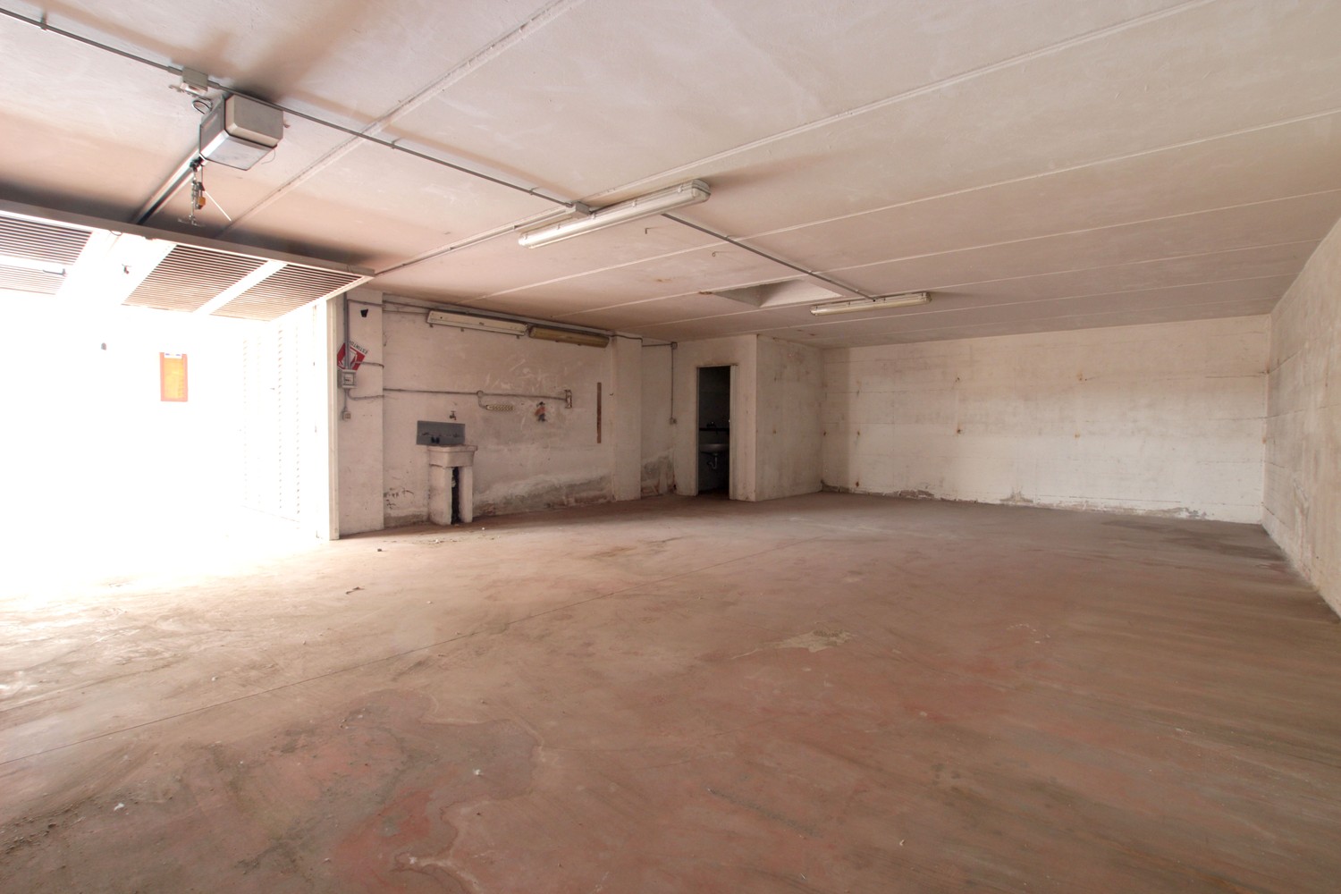 Posto auto coperto in vendita in via fiorentina, Siena