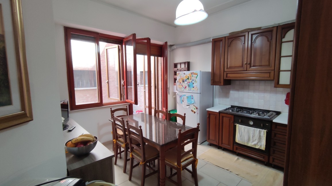 Appartamento con terrazzo in via caduti di vicobello, Siena