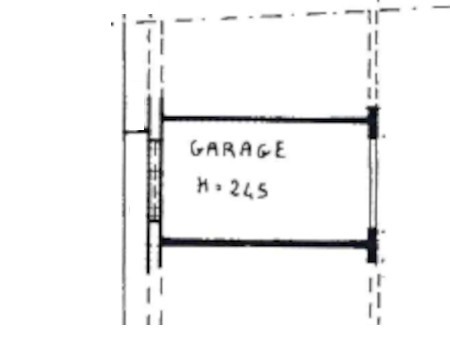 Posto auto coperto in vendita in via caduti di vicobello, Siena