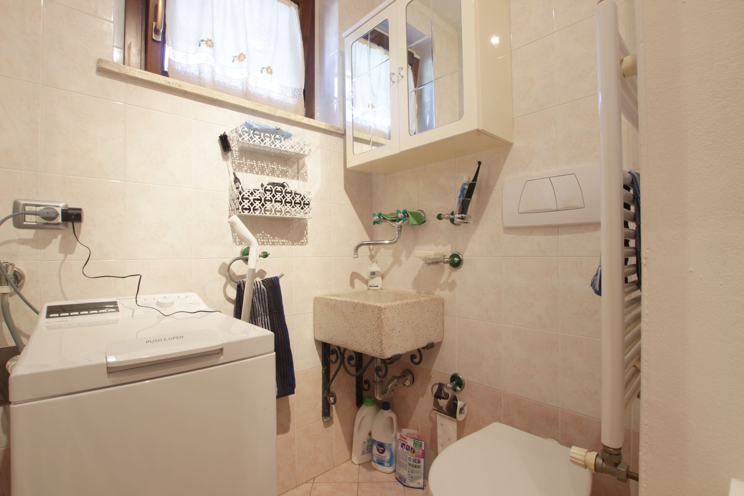 Casa indipendente con terrazzo in arbia, Asciano