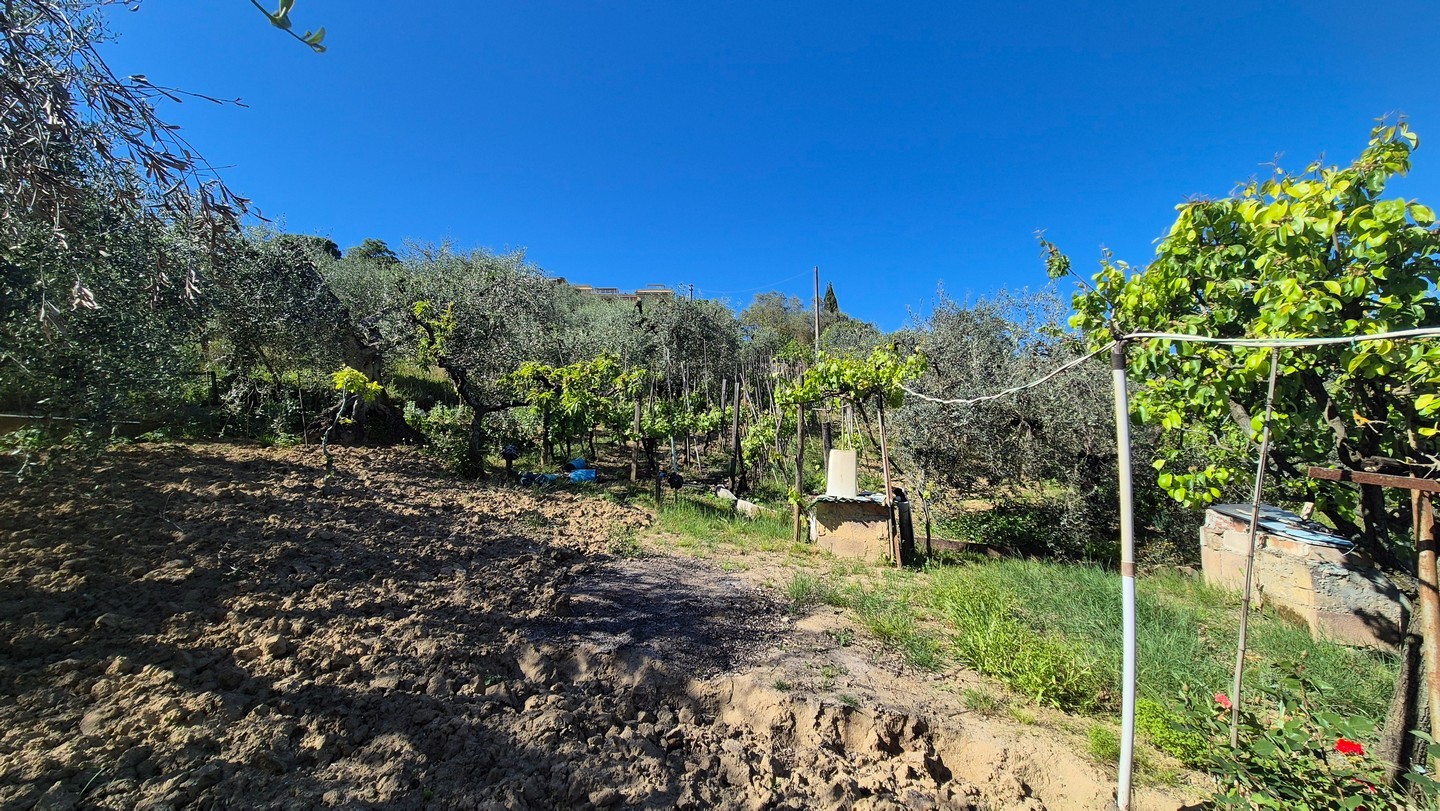 Terreno in vendita in strada dei tufi, Siena