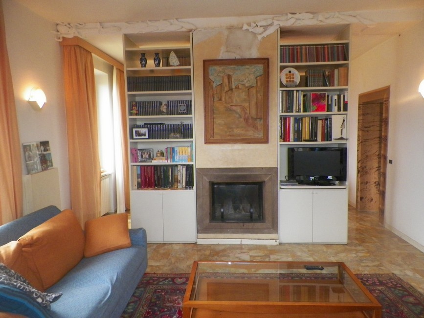 Villa con terrazzo in monticiano, Monticiano