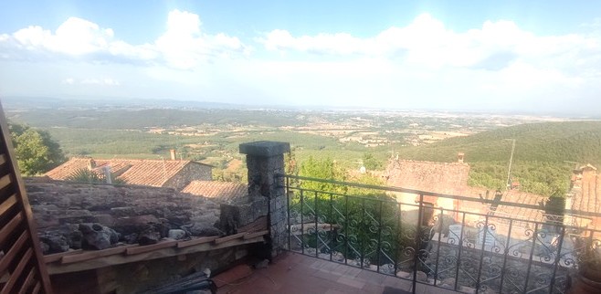 Appartamento con terrazzo in tegoia, Sovicille