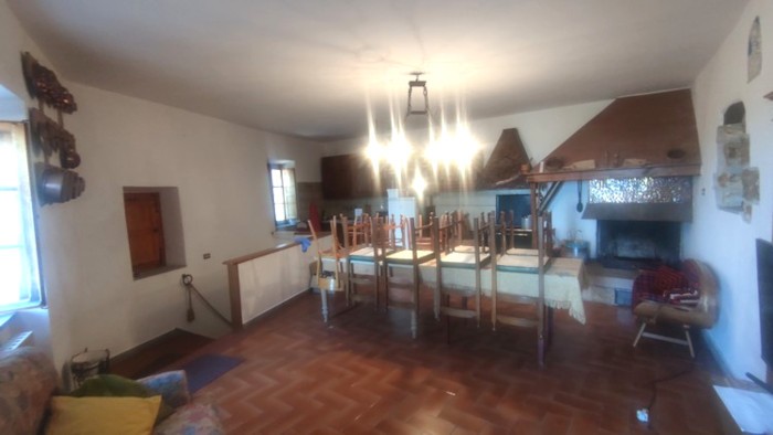 Appartamento con terrazzo in tegoia, Sovicille