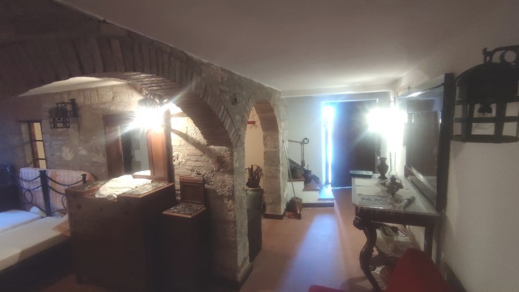 Appartamento con terrazzo in tegoia, Sovicille