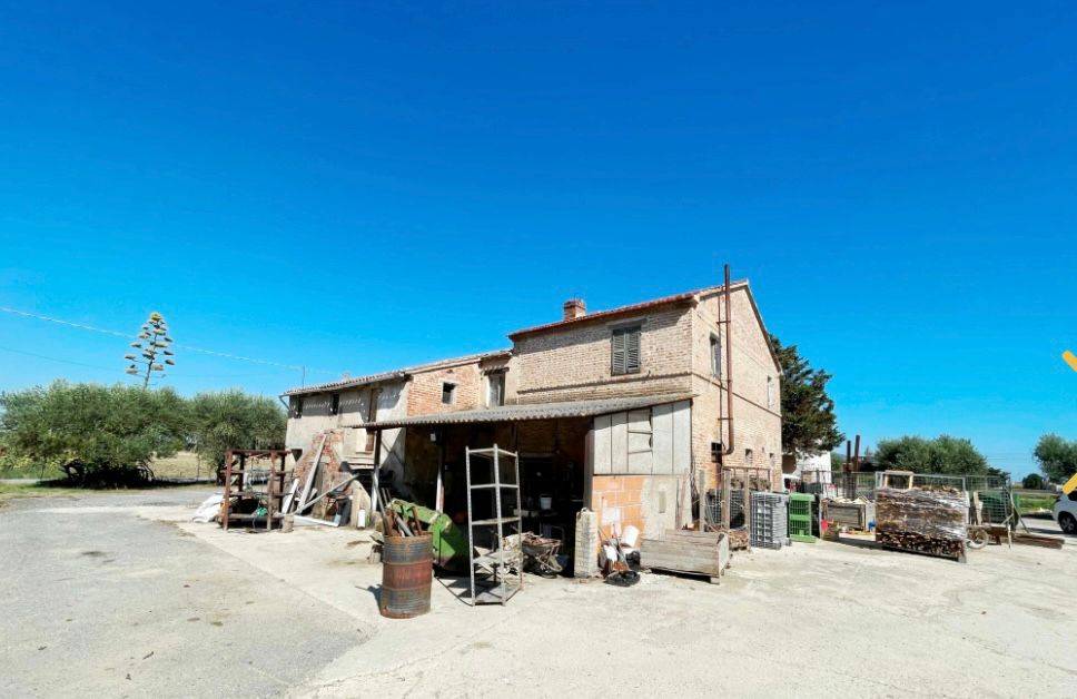 Rustico in vendita a Porto Recanati, Quartiere Nord - Scossicci