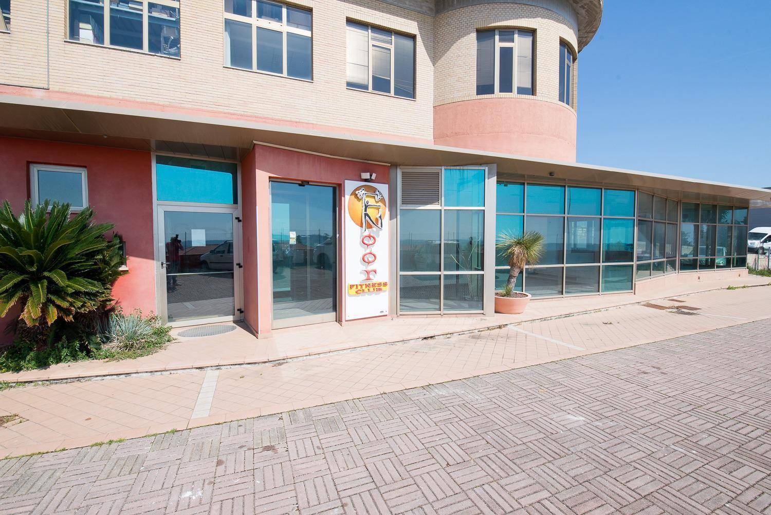 Locale commerciale in affitto a Recanati