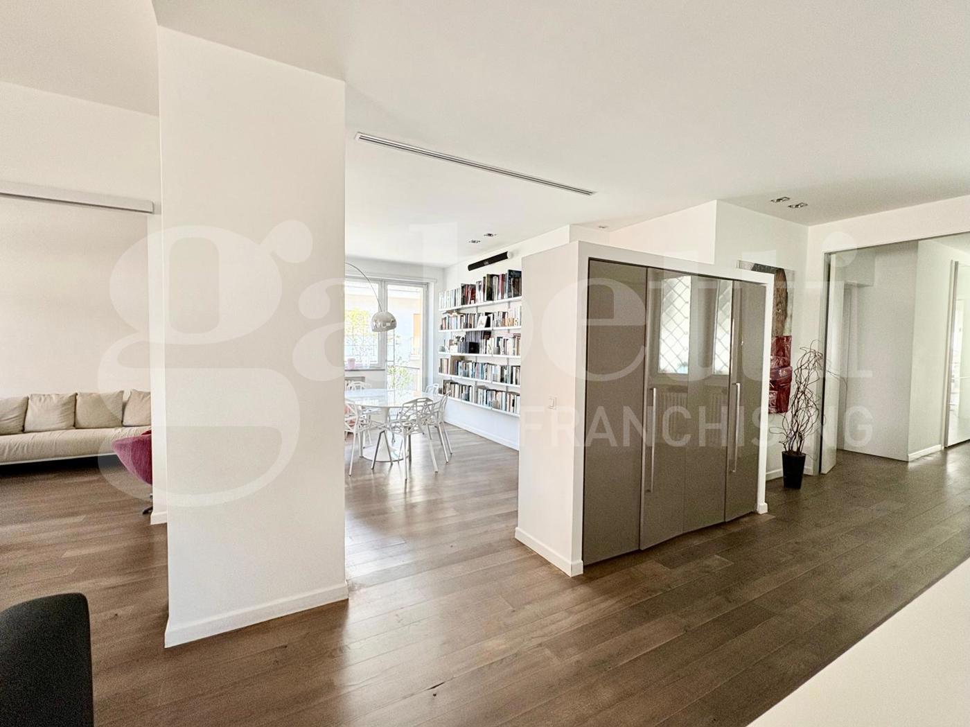 Appartamento con box a Roma