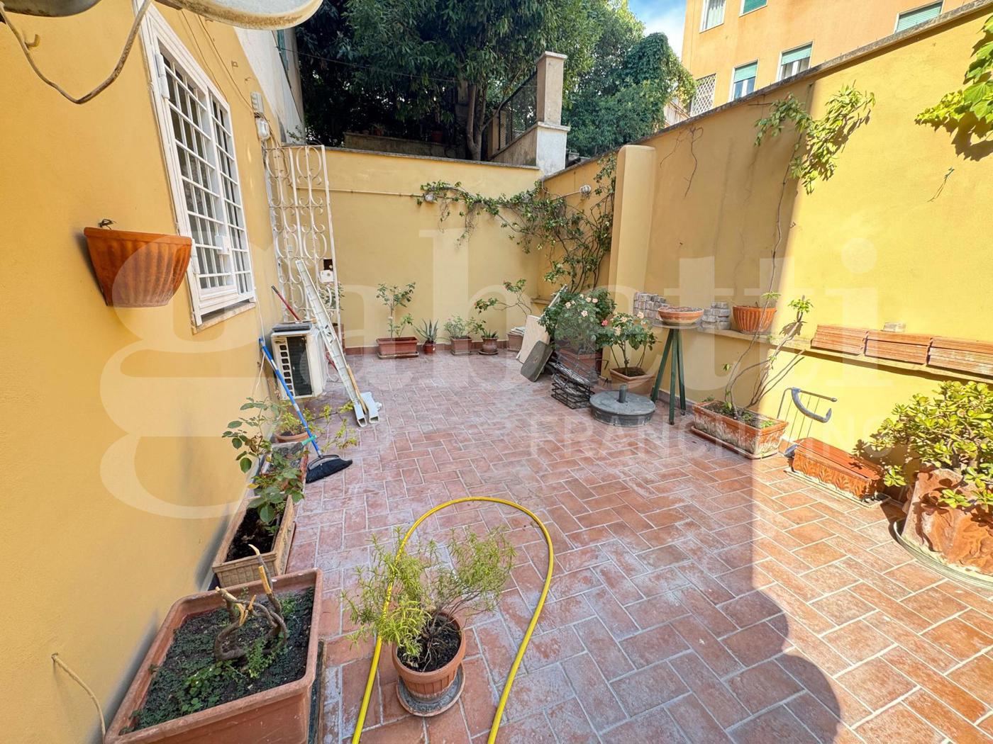 Bilocale arredato in affitto a Roma