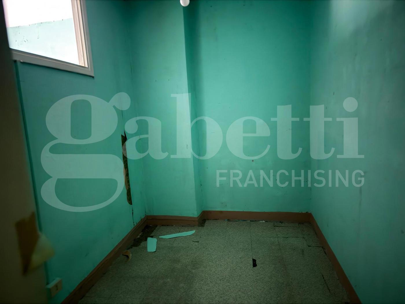 Monolocale da ristrutturare a Roma