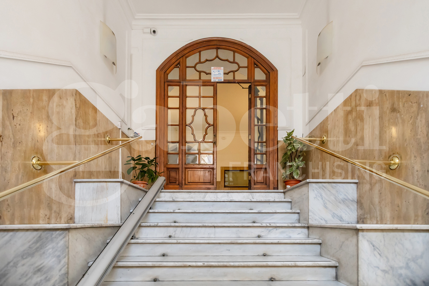 Attico da ristrutturare a Roma