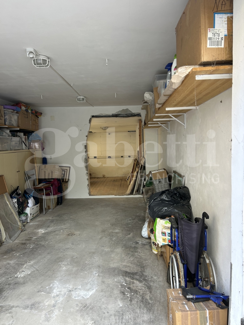 Box/Garage 36mq in vendita a Roma