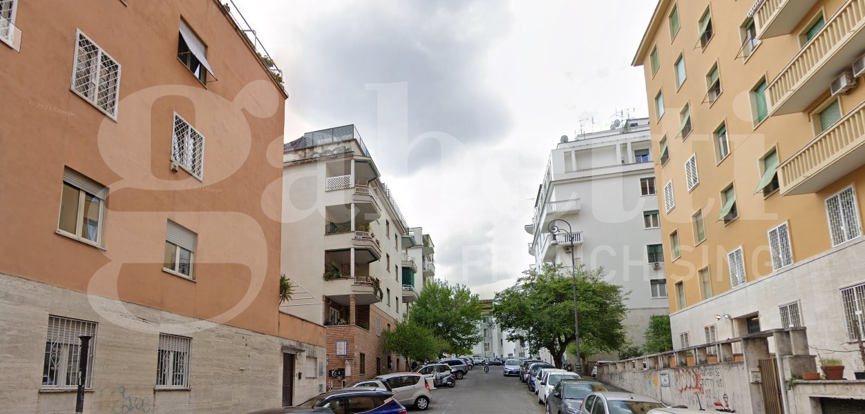 Box/Garage 17mq in affitto a Roma