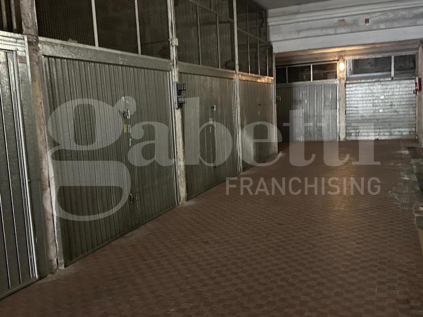 Box/Garage 17mq in affitto a Roma