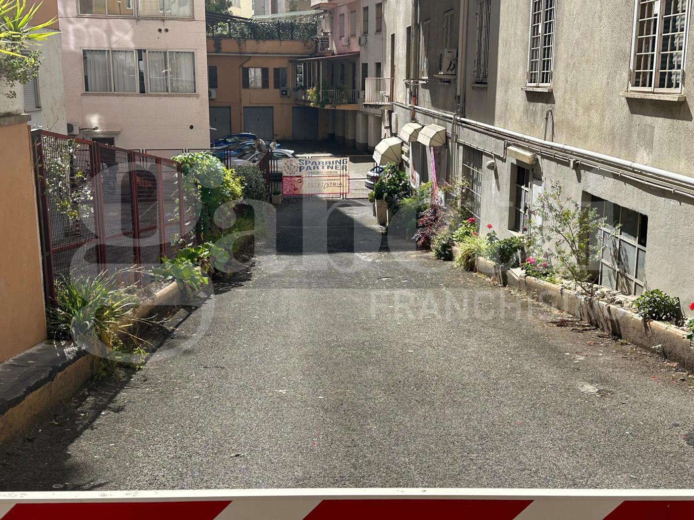 Box/Garage 17mq in affitto a Roma