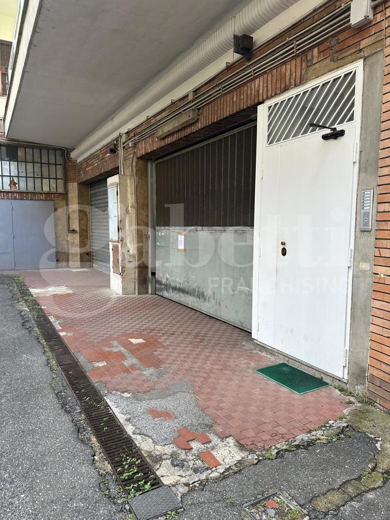 Box/Garage 17mq in affitto a Roma