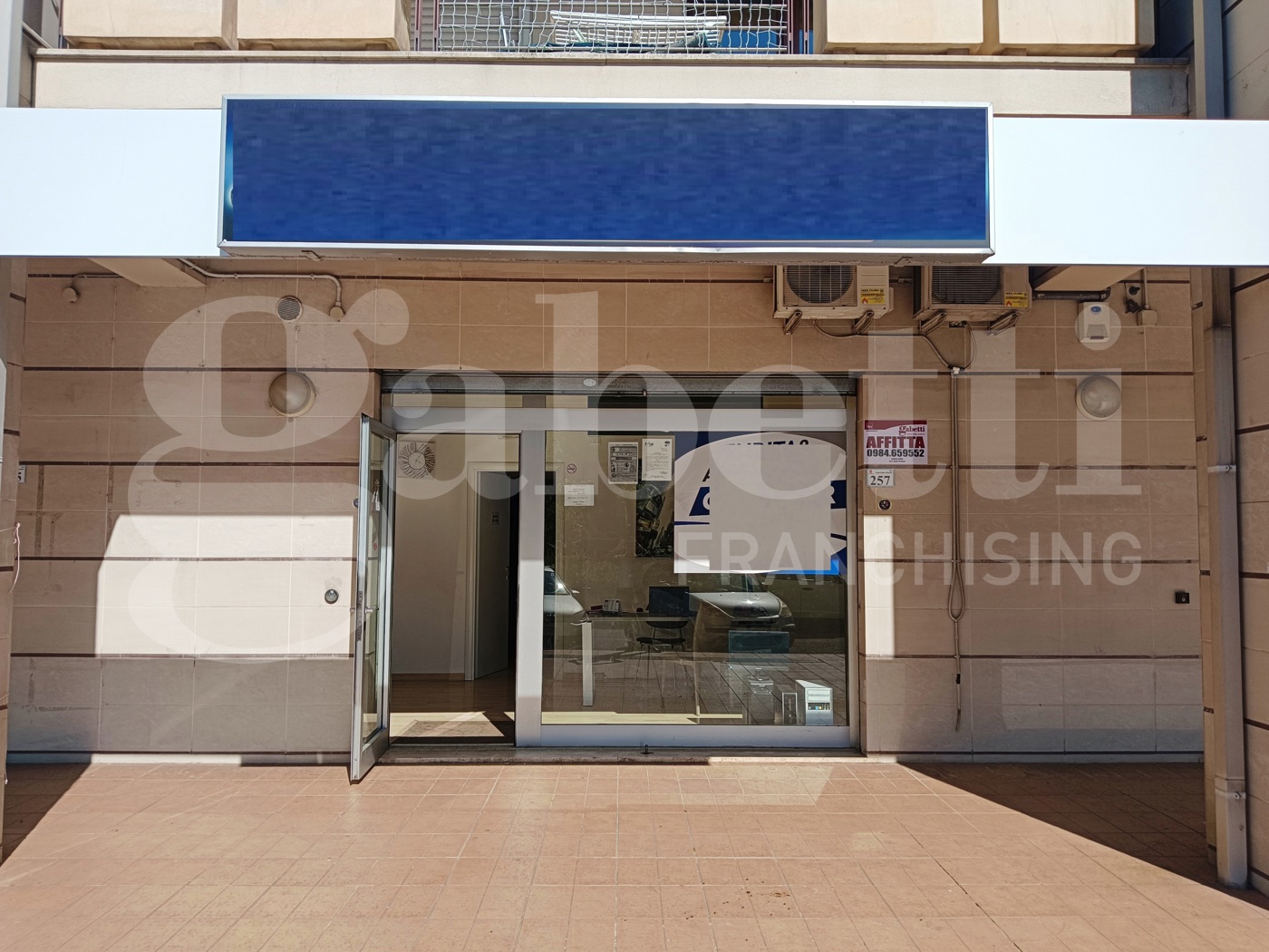 Negozio in affitto a Rende