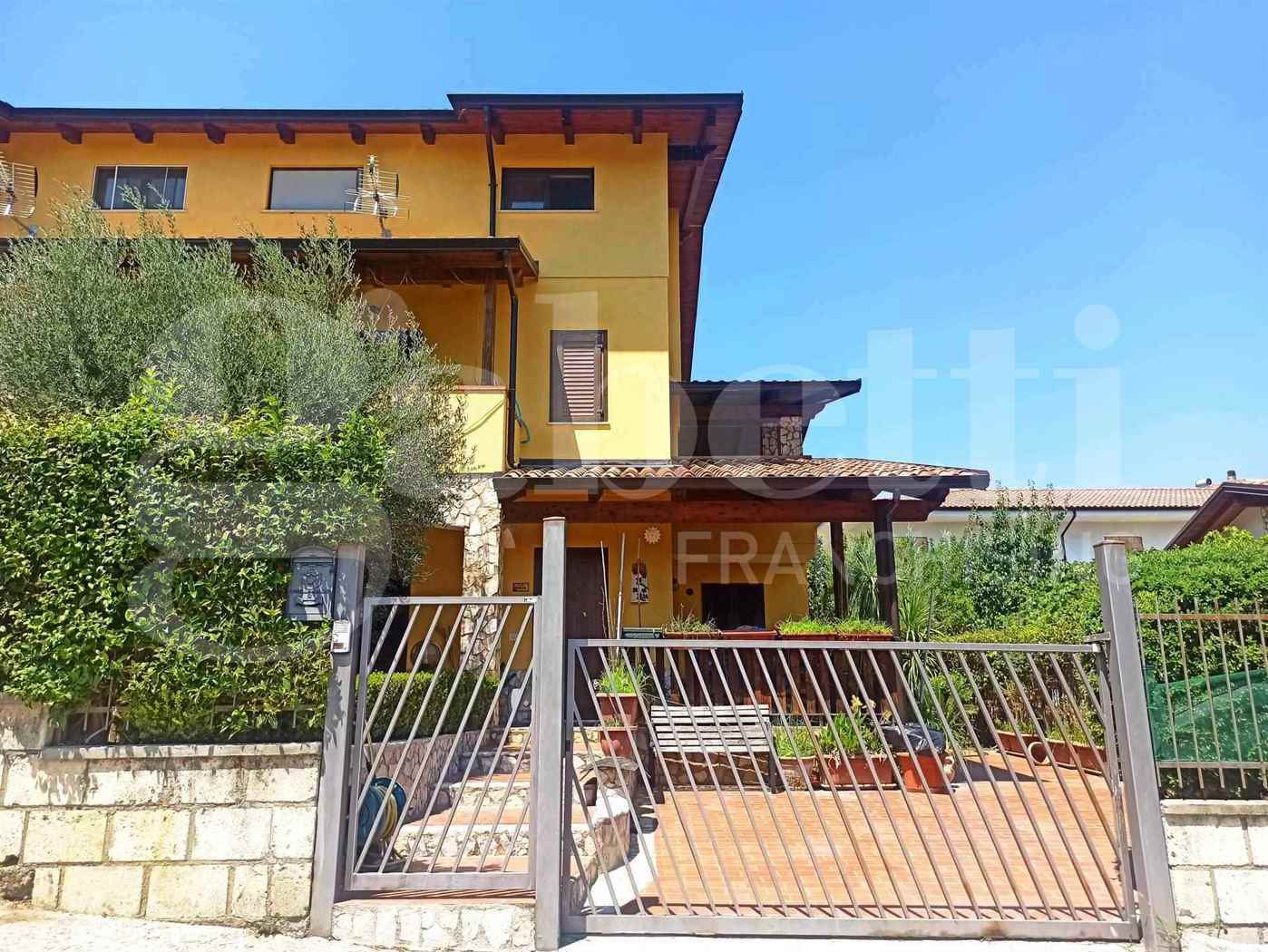 Villa Bifamiliare in vendita a Marano Marchesato